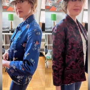 Vtg Reversible Oriental Blue and red silk blazer. Sz small. Two front pockets